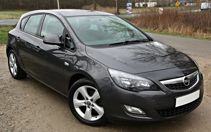 Opel Astra cena 23500 przebieg: 158000, rok produkcji 2012 z Gostynin małe 781